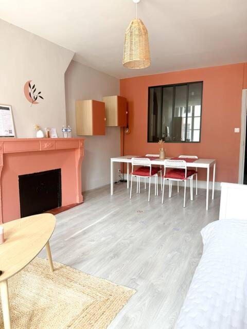 Food And Chill - Deux Appartements Hypercentre - 1 Theme Cinema - By Primo C0Nciergerie Tournus Exterior photo