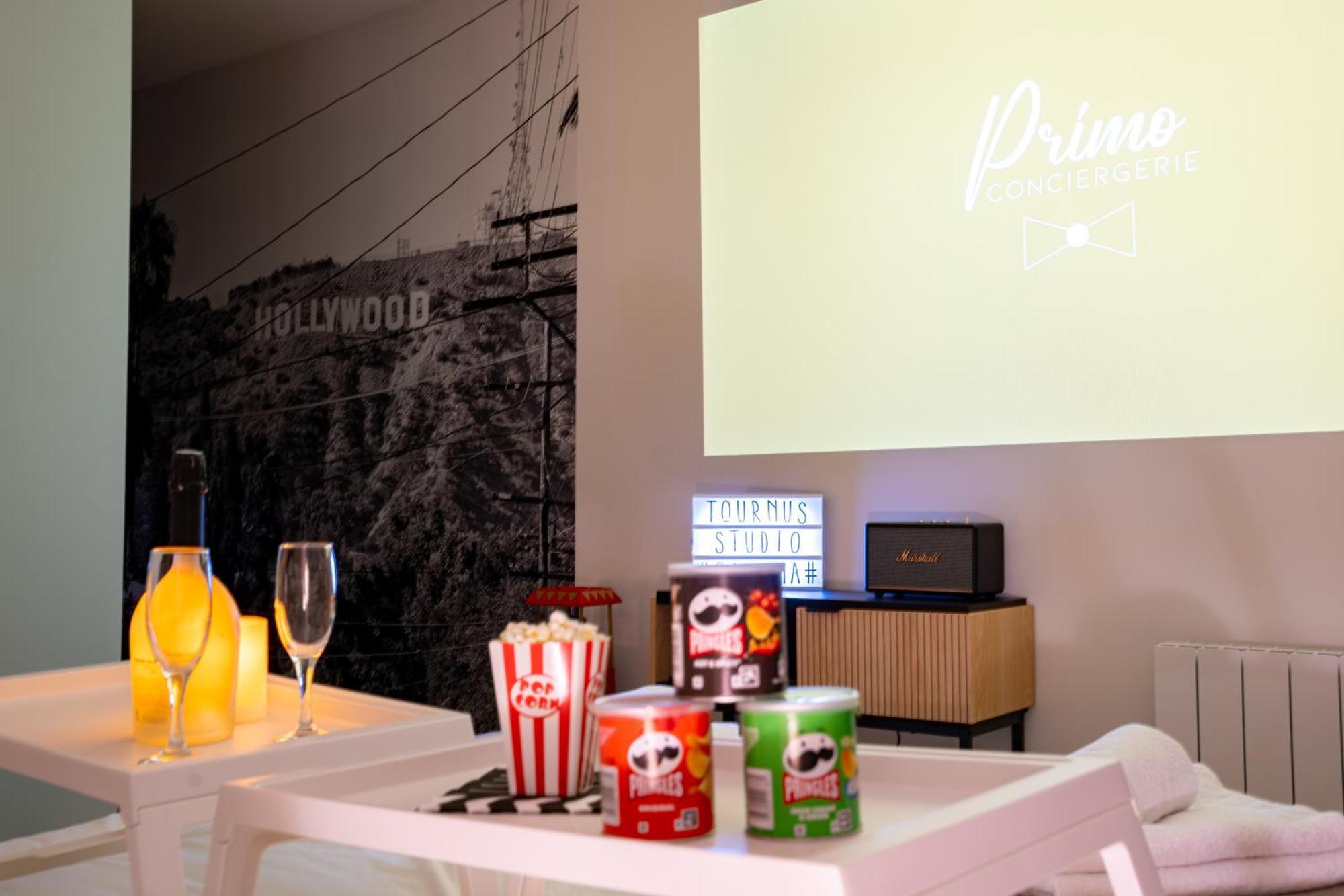Food And Chill - Deux Appartements Hypercentre - 1 Theme Cinema - By Primo C0Nciergerie Tournus Exterior photo